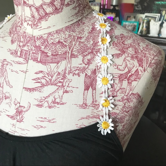 Pins and Needles Daisy Chain Racerback Tank - Picture 5 of 8